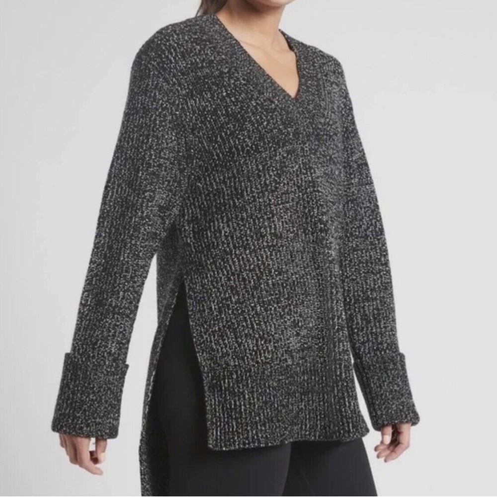 Athleta Shasta V-neck Chunky Sweater Black Marl Sz Medium